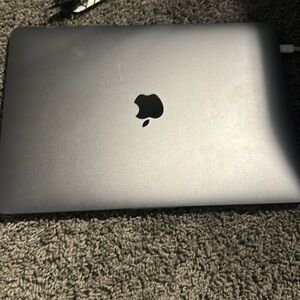 macbook pro 13”